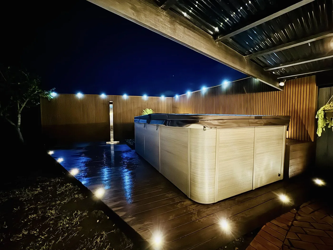 Warriewood - Composite Spa Deck